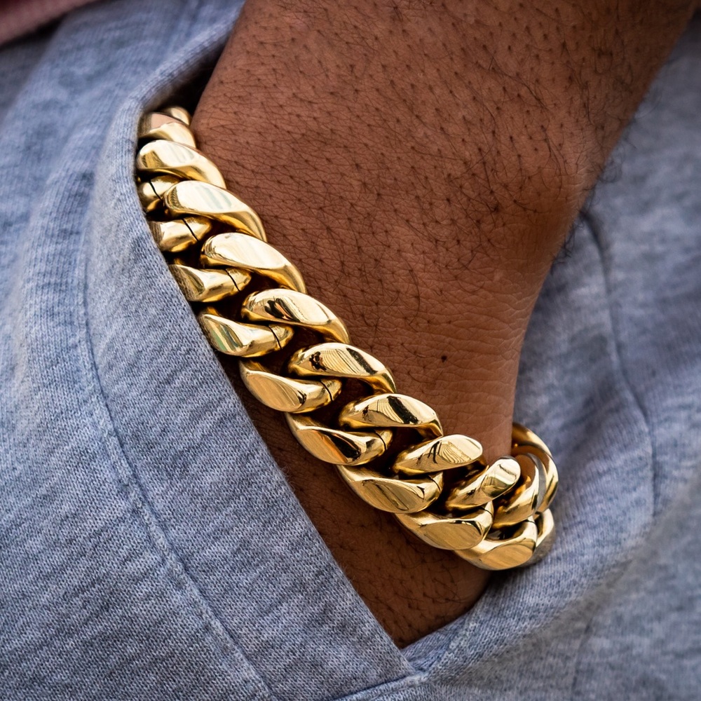 18K Gold 18mm Cuban Link Bracelet